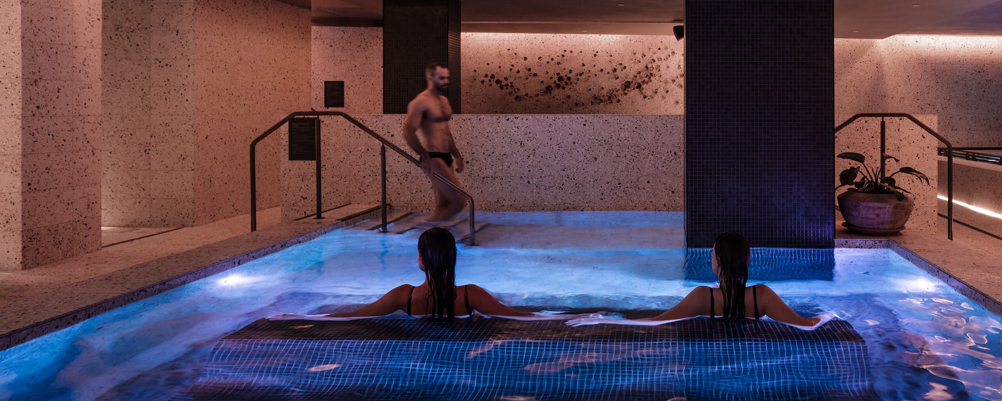 Aurora-Spa-&-Bathhouse-06